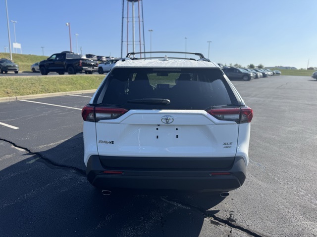 2025 Toyota RAV4 XLE photo 3