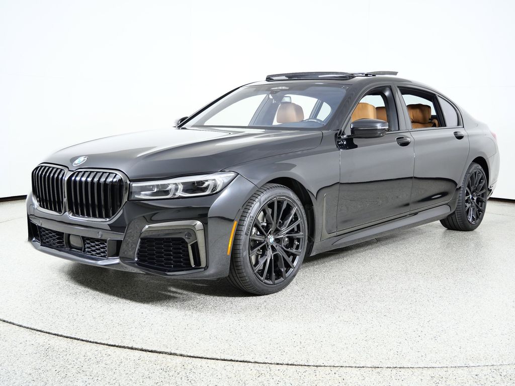 2022 BMW 7 Series M760i's photo