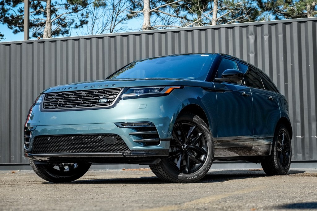 2026 Land Rover Range Rover Velar Dynamic SE's photo