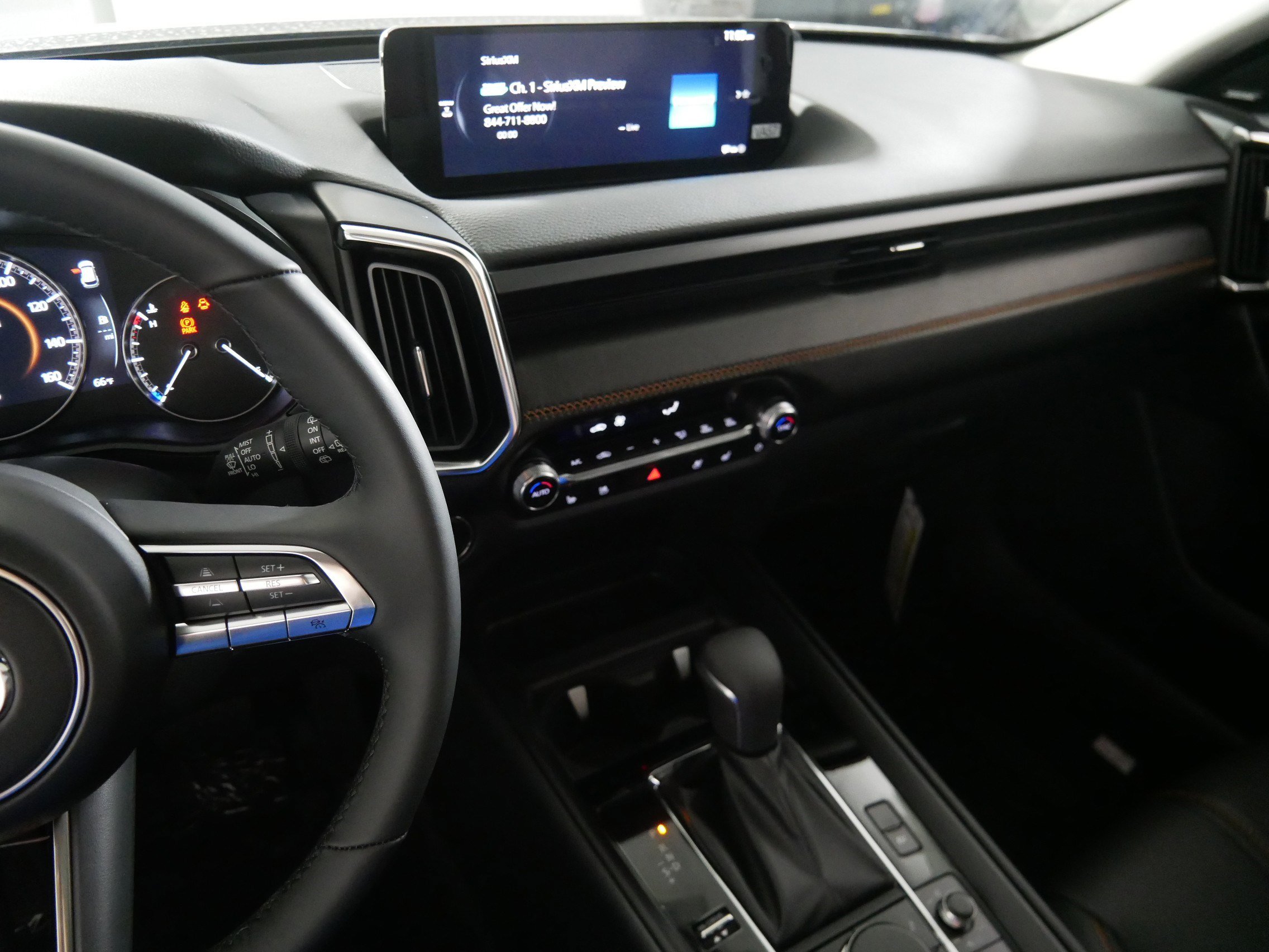 2025 Mazda CX-50 Premium Plus photo 4