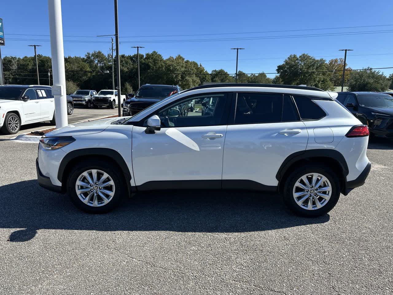 2024 Toyota Corolla Cross LE photo 4