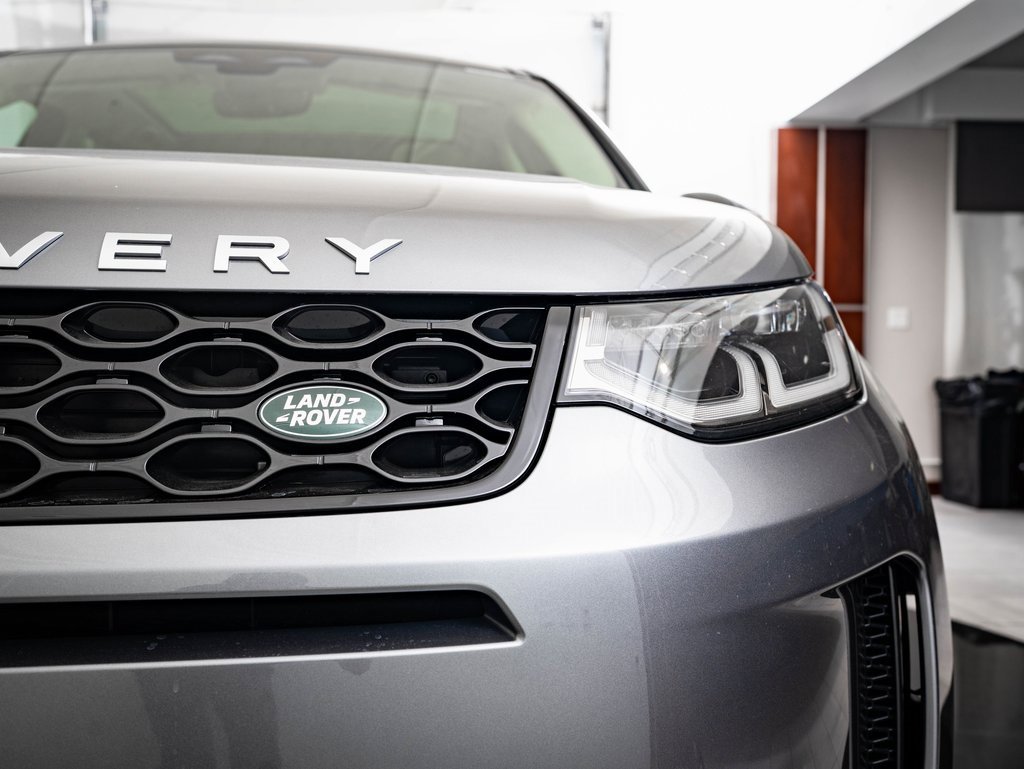 2025 Land Rover Discovery Sport S photo 11
