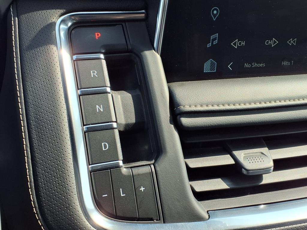 2023 Chevrolet Suburban Premier photo 25