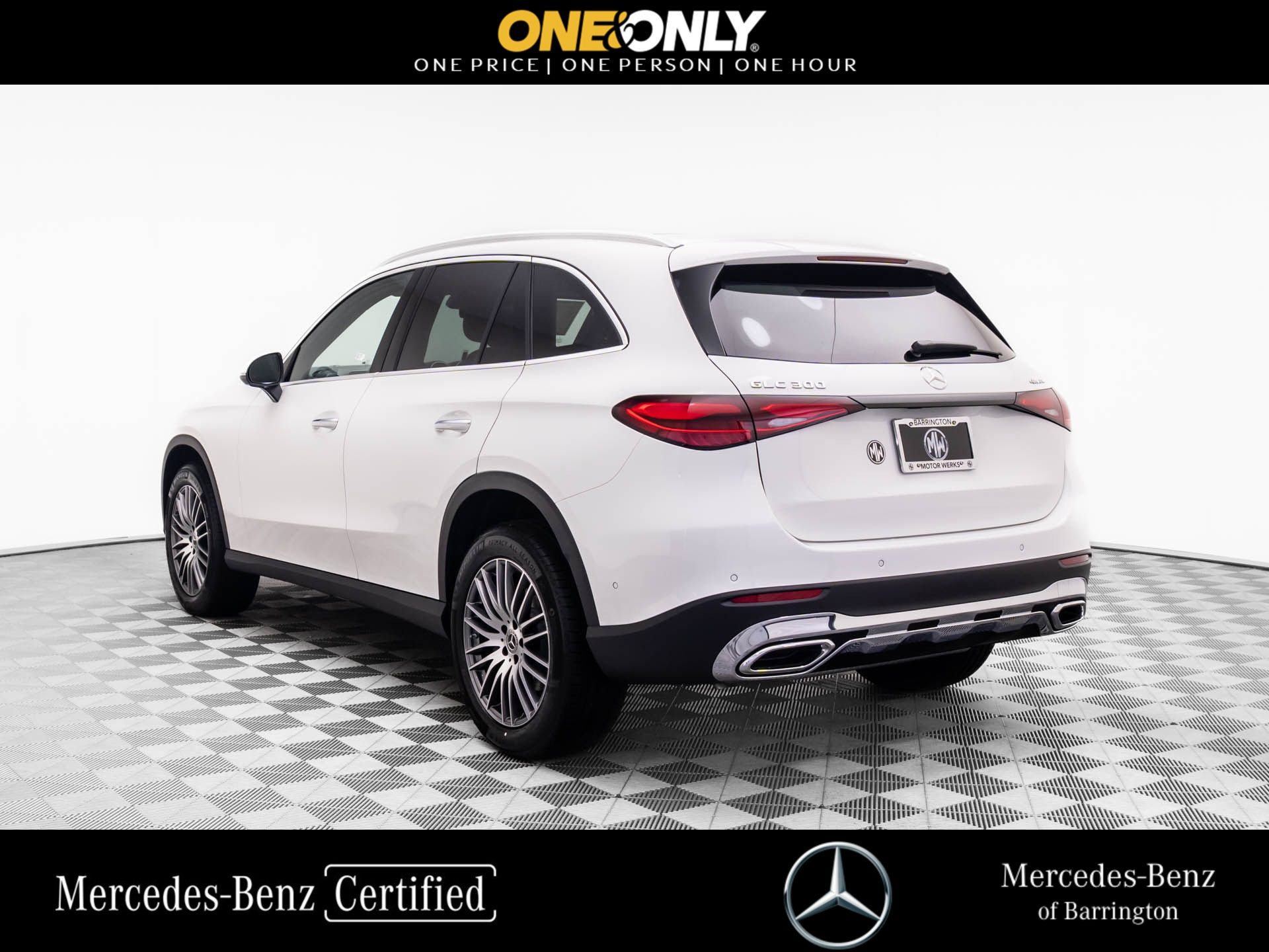 2025 Mercedes Benz GLC 300 4MATIC photo 2