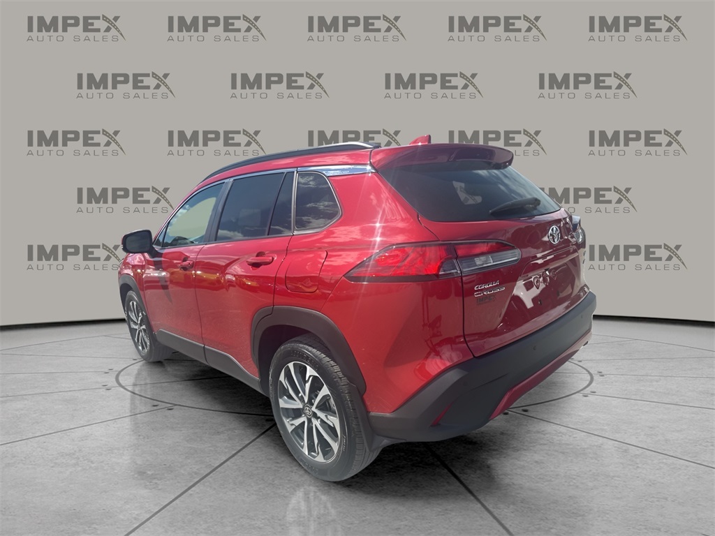 2024 Toyota Corolla Cross XLE photo 3