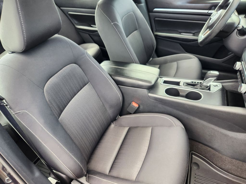 2022 Nissan Altima 2.5 SV photo 17