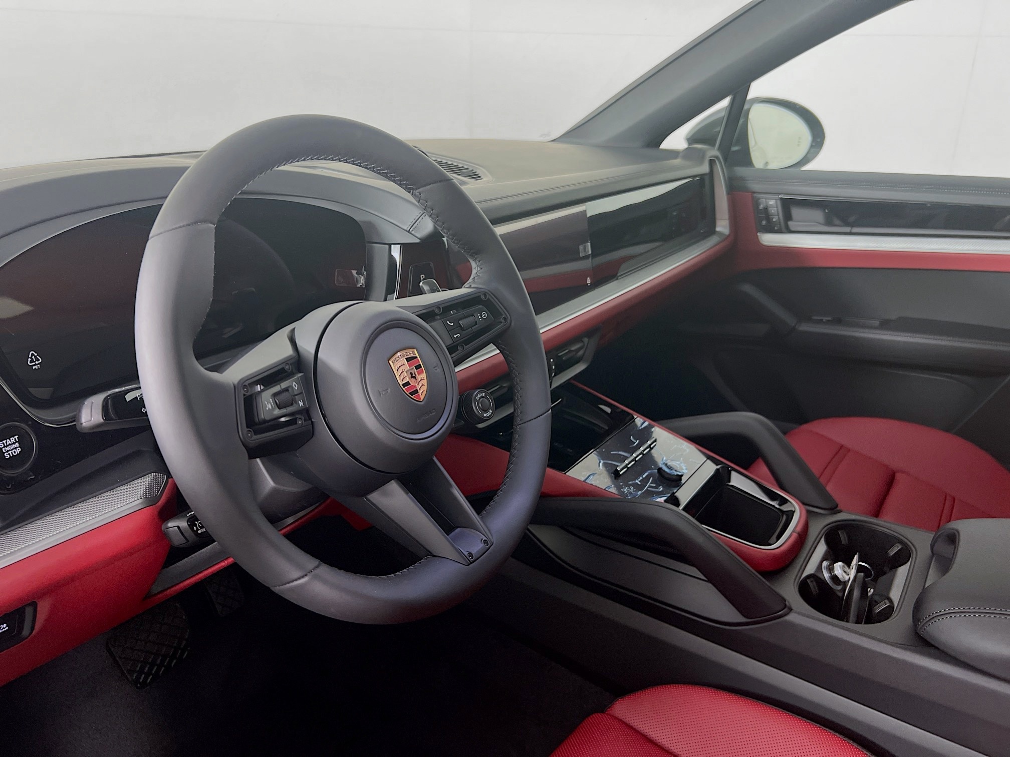 2026 Porsche Cayenne E-Hybrid Coupe photo 4