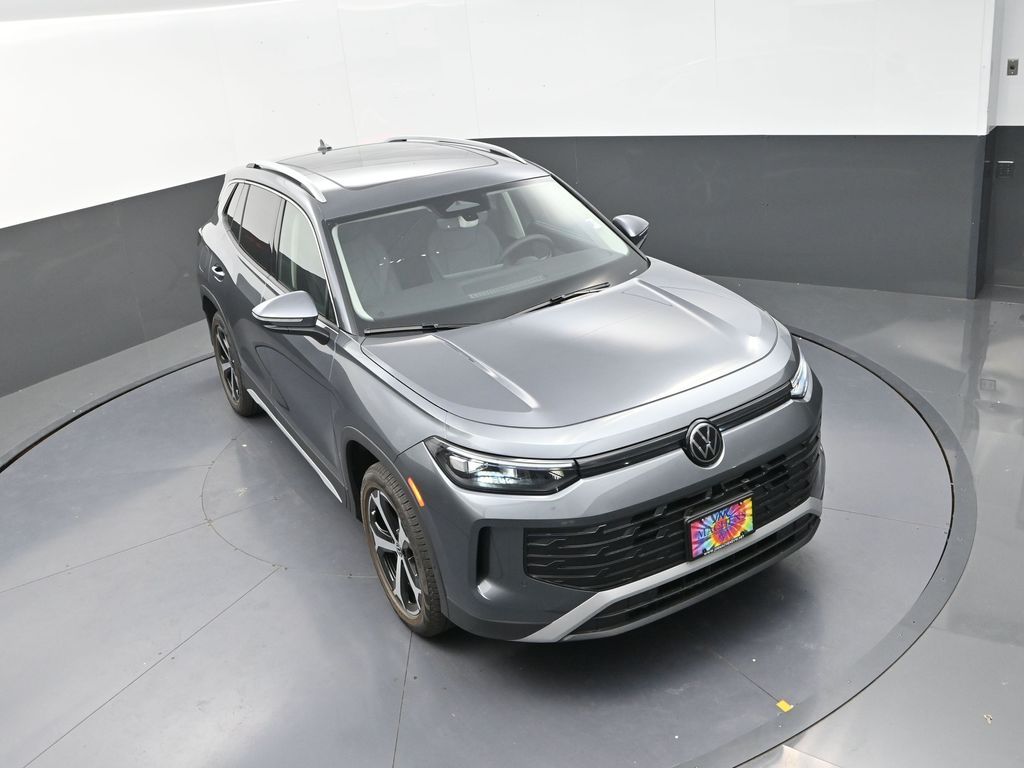 2025 Volkswagen Tiguan SE photo 9