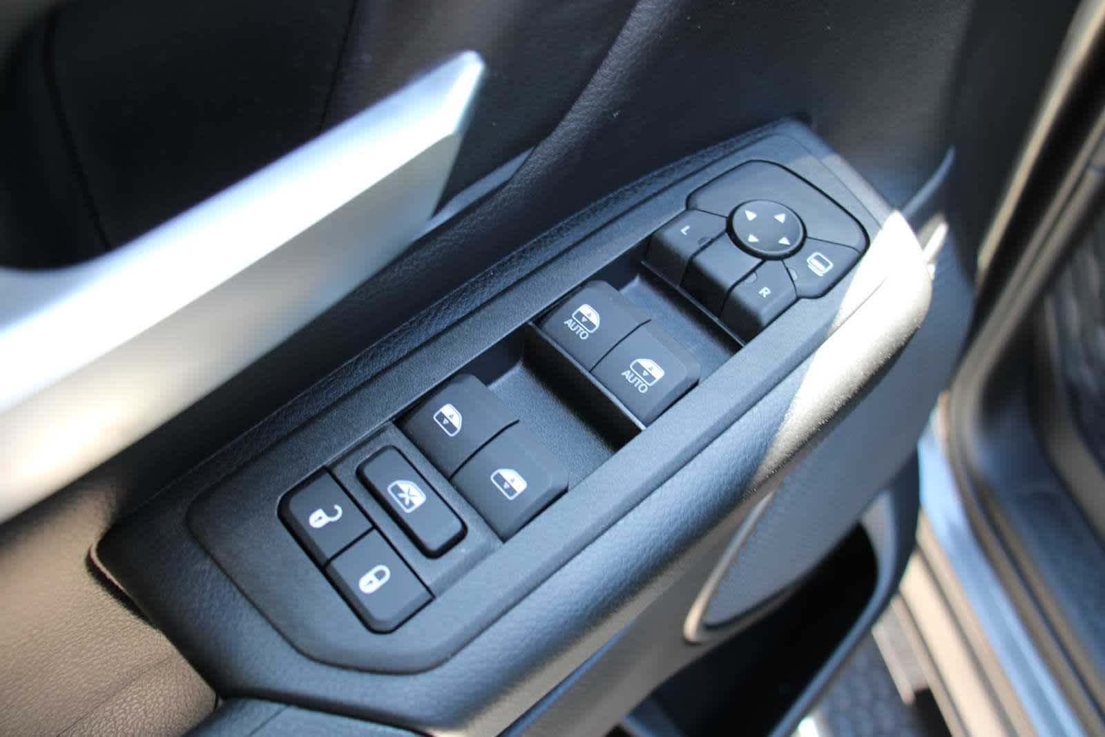2025 Ram 1500 Tradesman photo 8