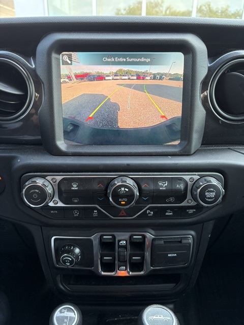 2020 Jeep Gladiator Altitude photo 3