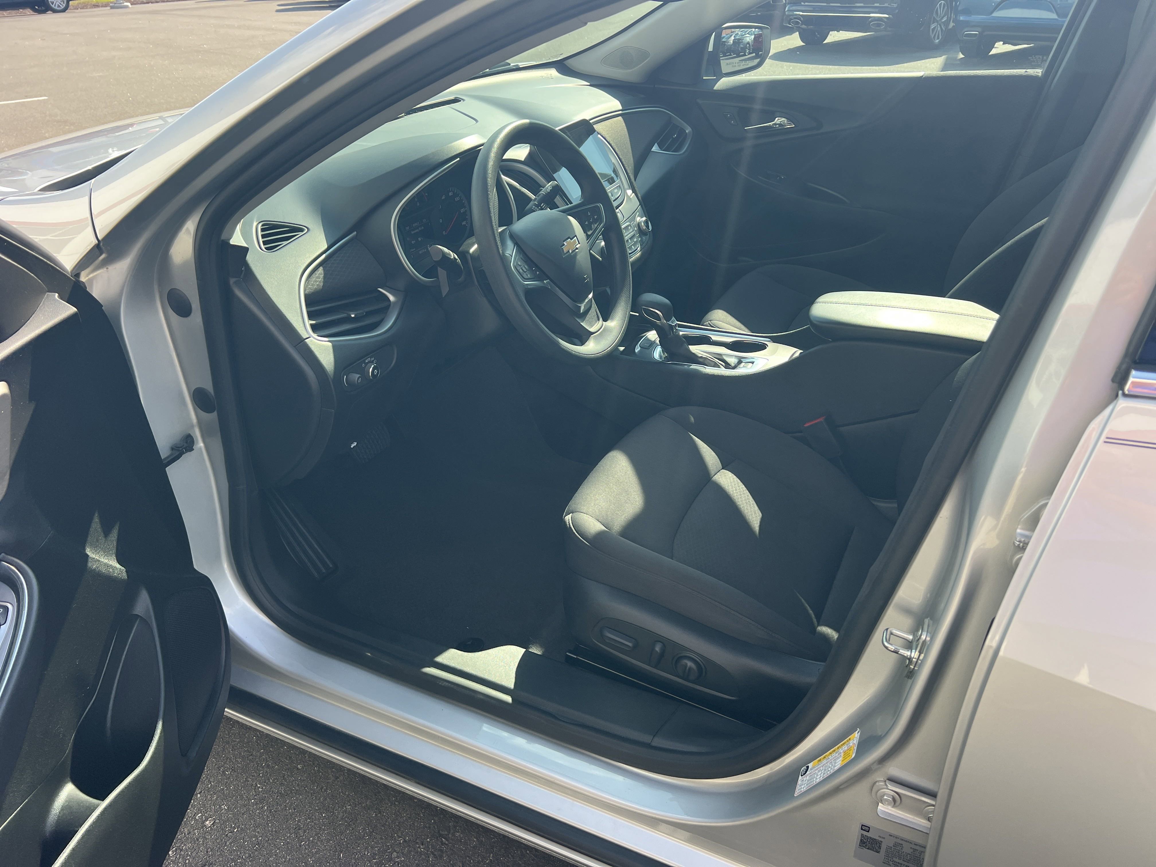 2022 Chevrolet Malibu 1LT photo 6