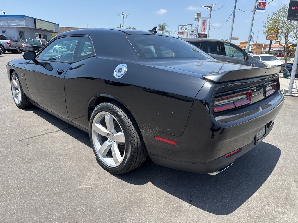 2015 Dodge Challenger R/T Scat Pack photo 3
