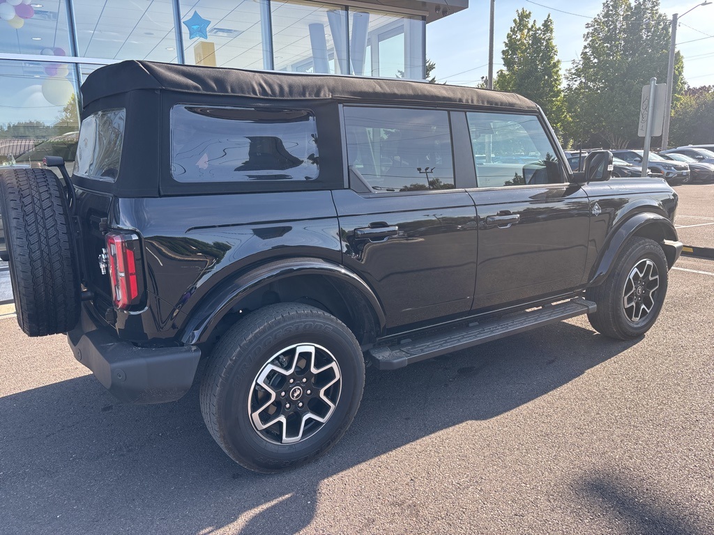 2024 Ford Bronco Outer Banks photo 5