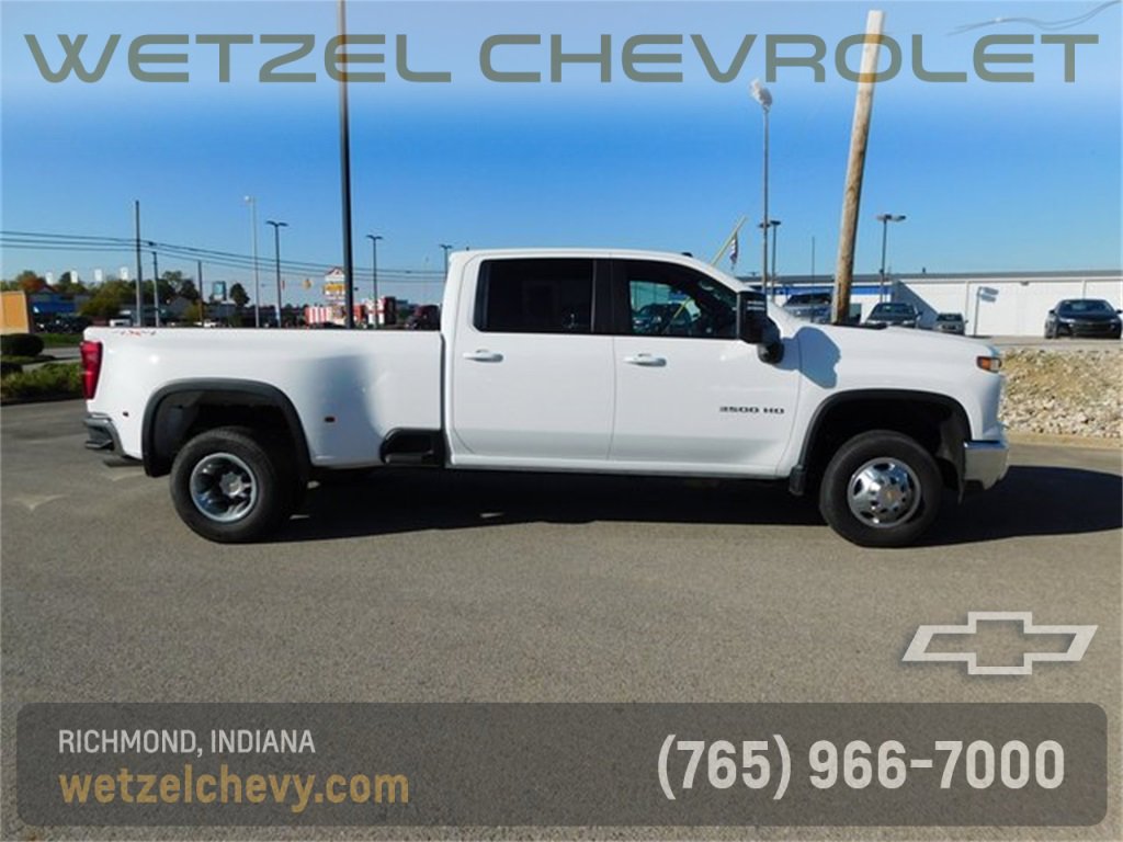 2024 Chevrolet Silverado 3500HD LT photo 2