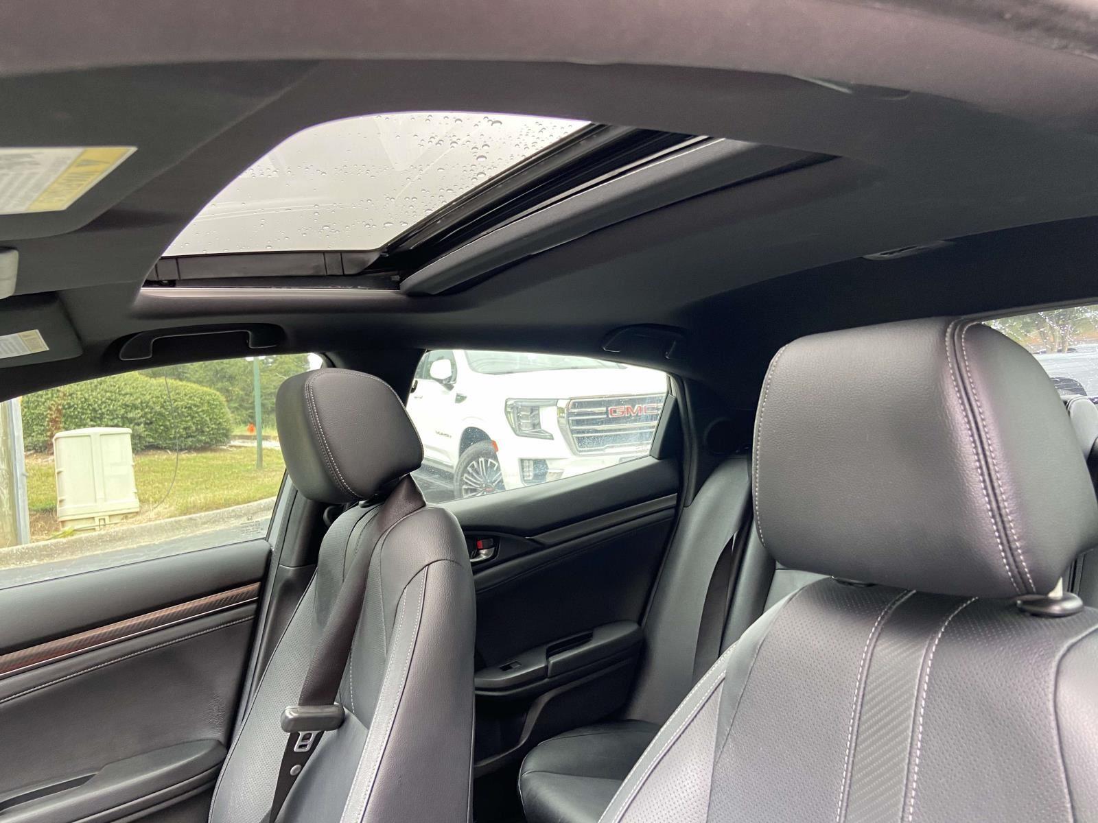 2018 Honda Civic Hatchback Sport Touring photo 2
