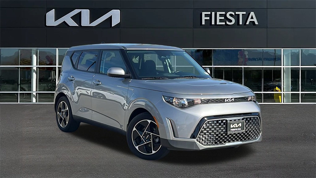 2023 Kia Soul EX's photo