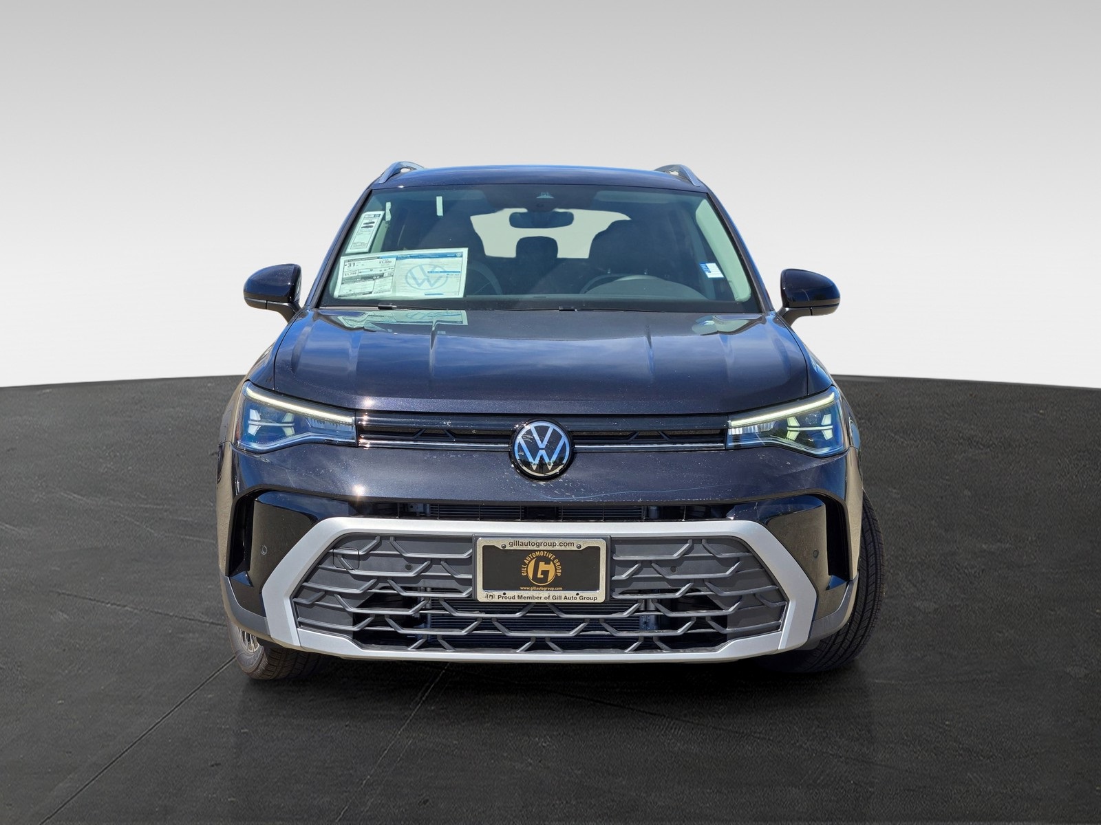 2025 Volkswagen Taos SE photo 2