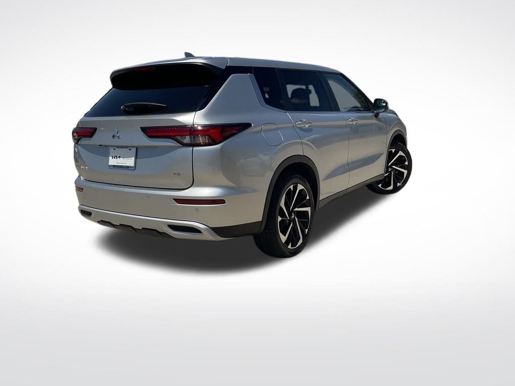 2023 Mitsubishi Outlander SE photo 6