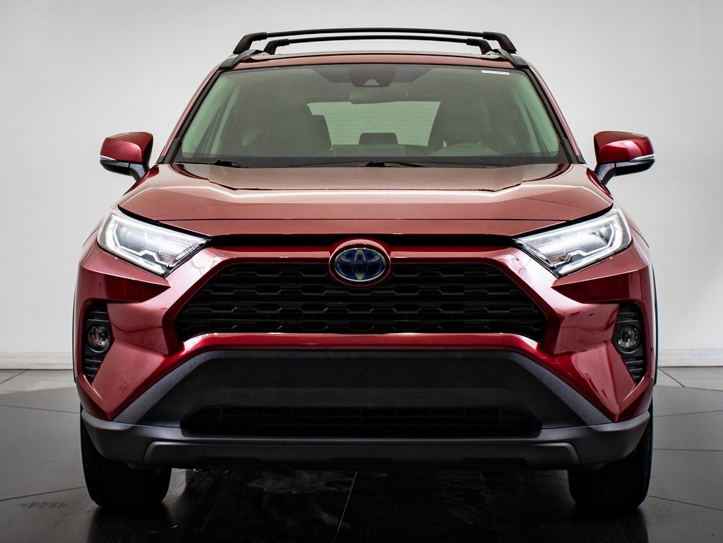 2021 Toyota RAV4 Hybrid XLE photo 2