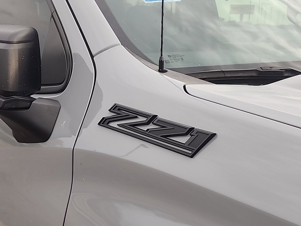 2024 Chevrolet Silverado 1500 Custom Trail Boss photo 2