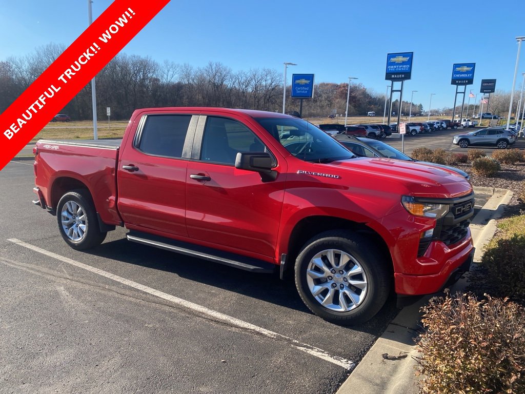 2022 Chevrolet Silverado 1500 Custom photo 2