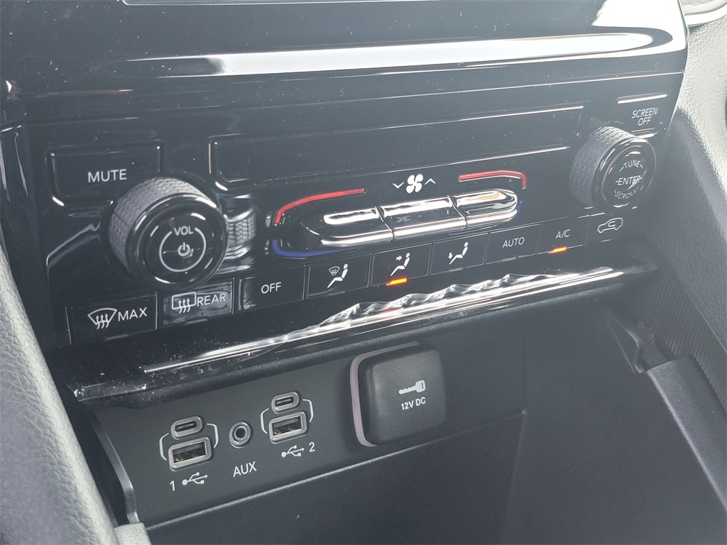 2025 Jeep Grand Cherokee Laredo Altitude photo 16