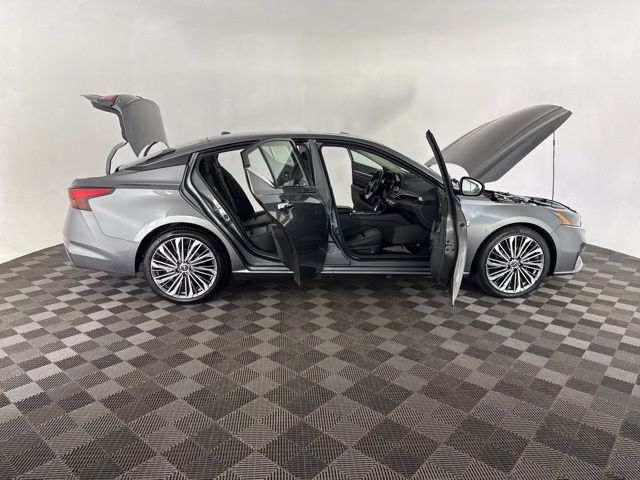 2023 Nissan Altima 2.5 SL photo 13