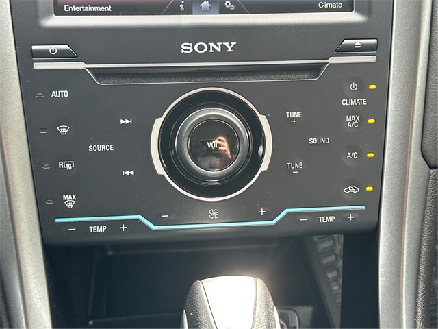 2014 Ford Fusion Titanium photo 24