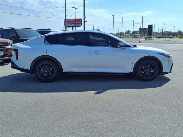 2025 Kia K4 GT-Line Turbo photo 3