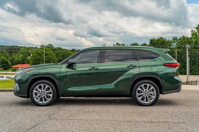 2023 Toyota Highlander Limited photo 3
