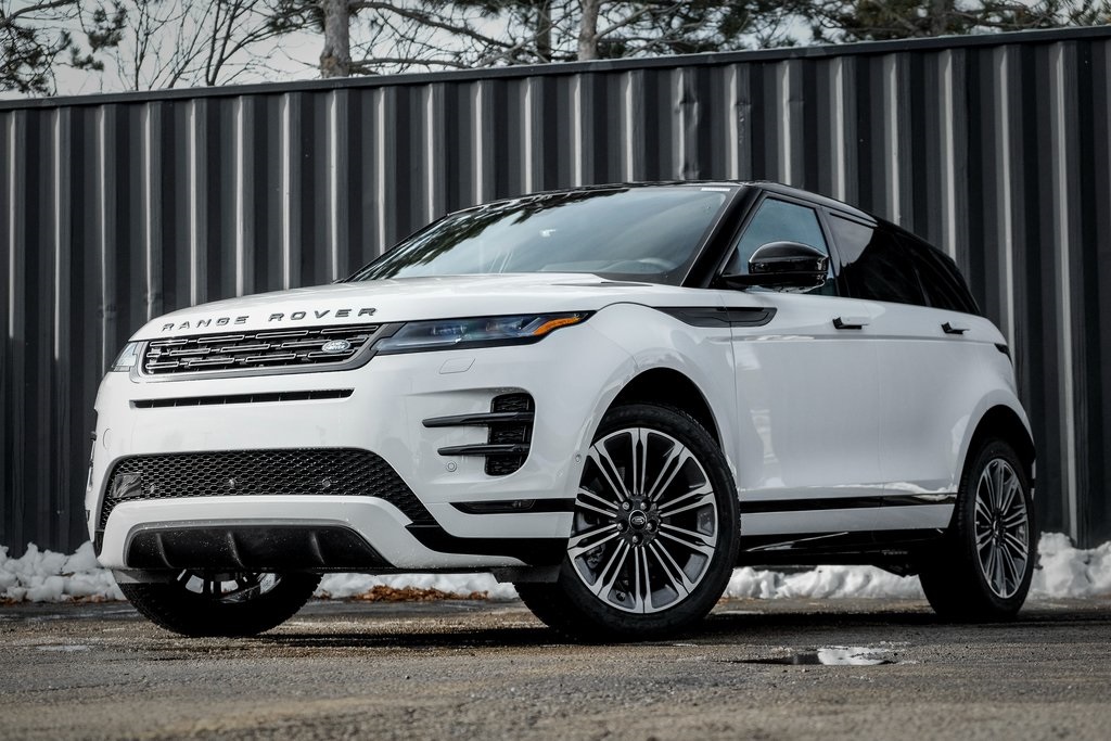 2026 Land Rover Range Rover Evoque Dynamic SE's photo