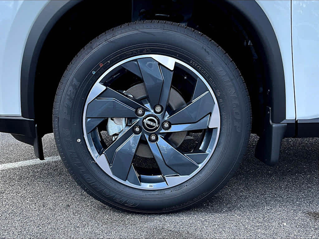 2026 Nissan Rogue SV photo 6