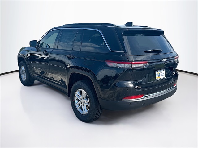 2025 Jeep Grand Cherokee Laredo photo 4