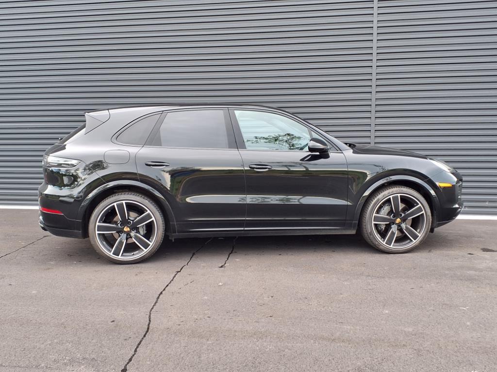 2023 Porsche Cayenne S Platinum Edition photo 29