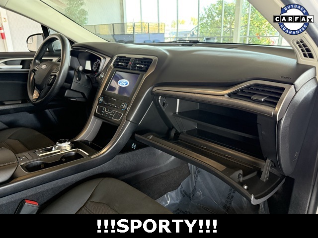 2020 Ford Fusion SE photo 11