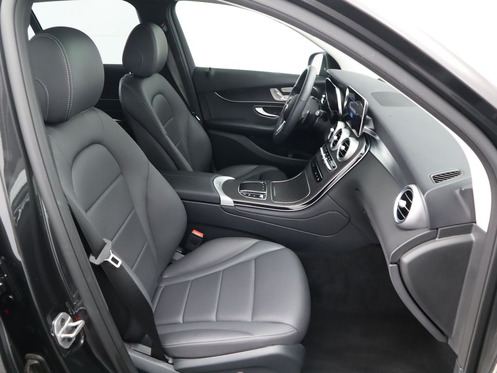 2022 Mercedes Benz GLC 300 photo 19
