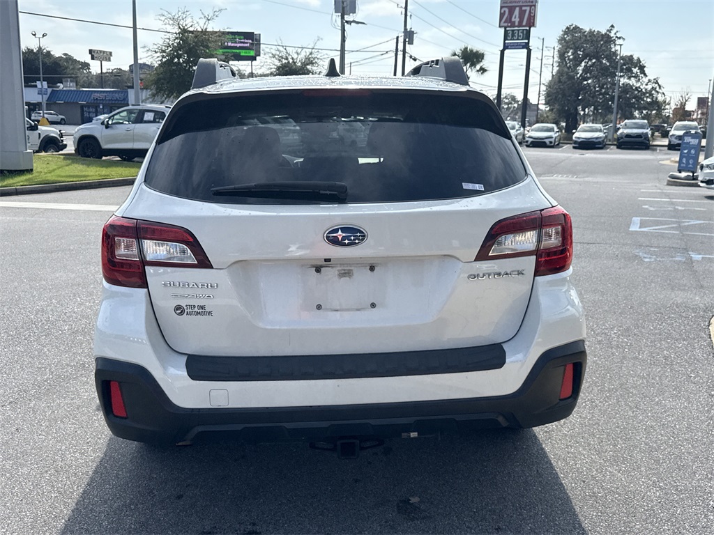 2018 Subaru Outback 2.5i Premium photo 4