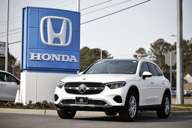 2023 Mercedes-Benz GLC GLC 300's photo