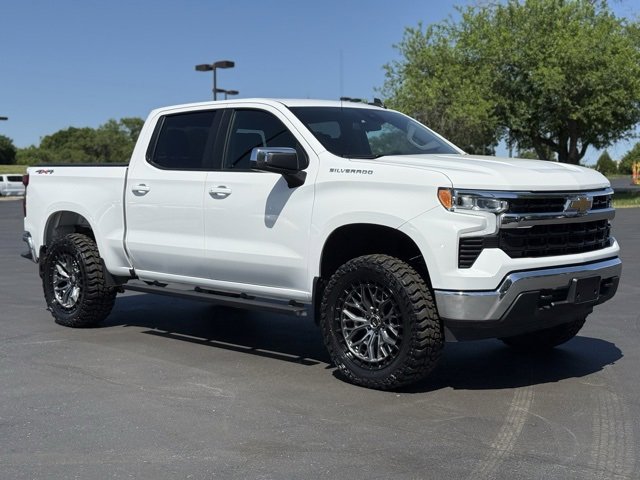 Used 2023 Summit White Chevrolet LT image 1