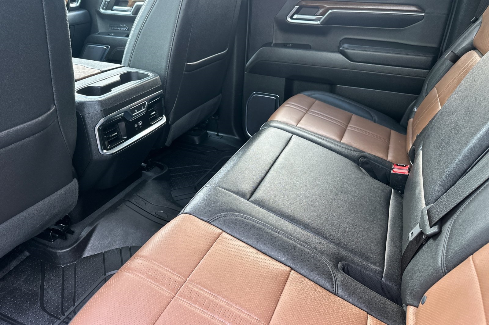 2023 Chevrolet Silverado 1500 High Country photo 12