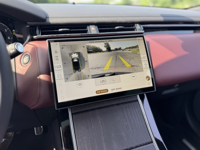 2026 Land Rover Range Rover Velar P400 Autobiography photo 16