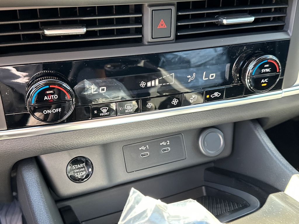 2026 Nissan Rogue SV photo 16