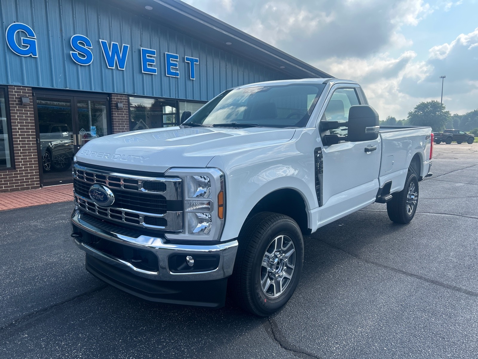 2025 Ford F-350 Super Duty XLT's photo