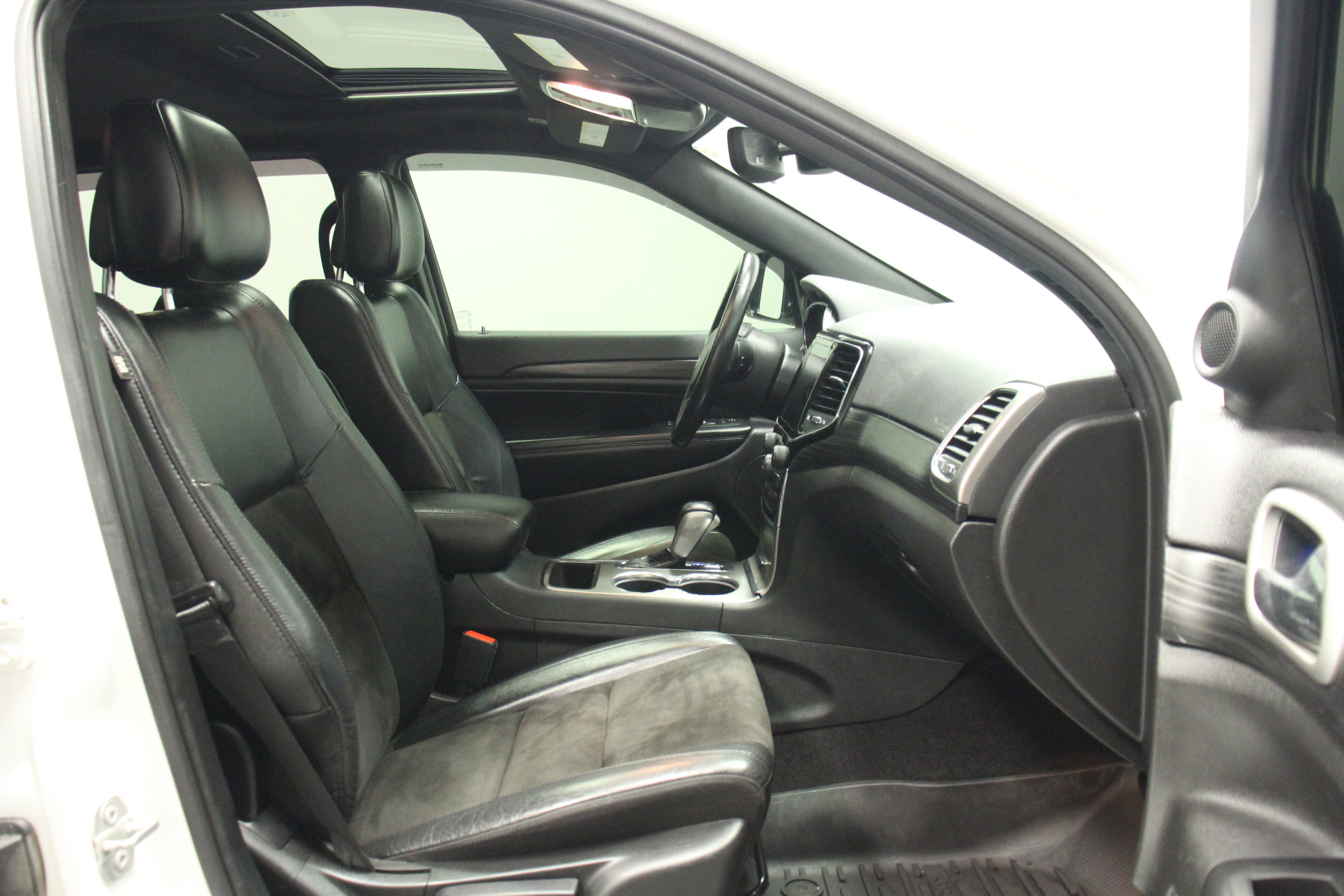 2020 Jeep Grand Cherokee Altitude photo 15