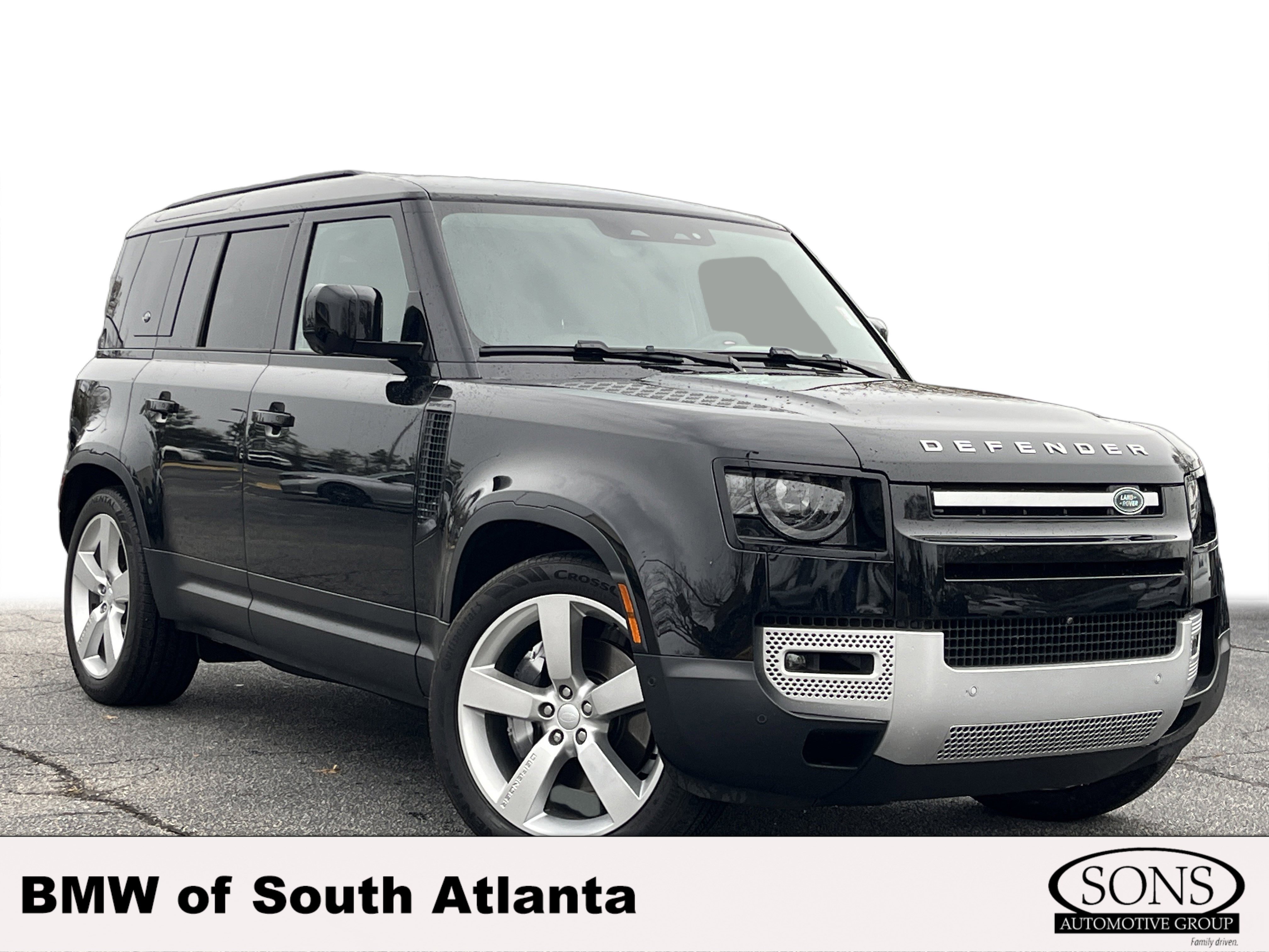 2023 Land Rover Defender SE's photo