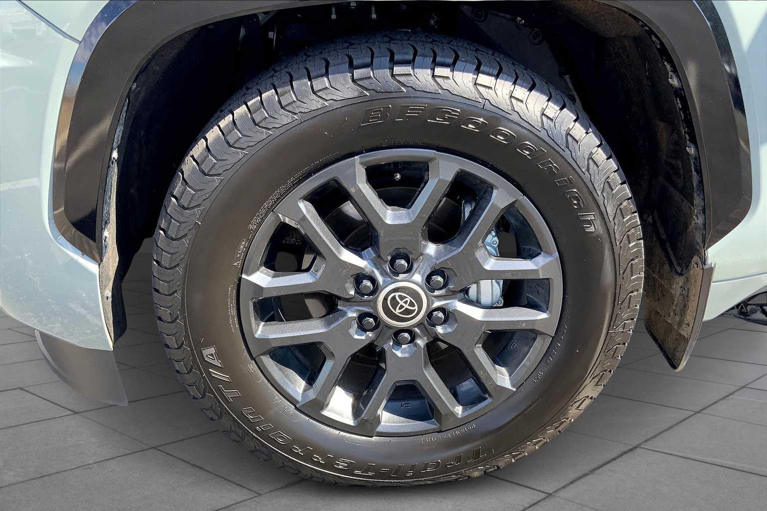 2024 Toyota Sequoia Platinum photo 9