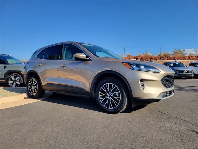 Used 2021 Ford Escape SE with VIN 1FMCU0EZ2MUA65435 for sale in Washington, UT