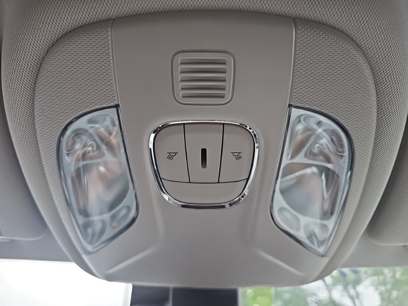 2022 Jeep Compass Latitude photo 17