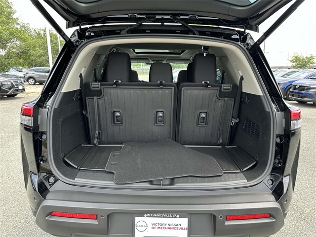 2025 Nissan Pathfinder SV photo 12