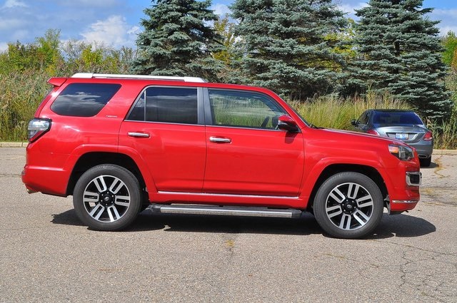 2018 Toyota 4Runner Limited photo 2